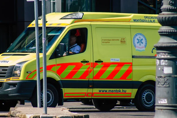 Budapest Ungheria Luglio 2020 Veduta Una Tradizionale Ambulanza Ungherese Che — Foto Stock