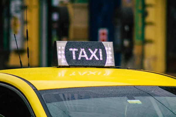 Budapest Hungary July 2020 View Traditional Yellow Hungarian Taxi Passengers — Stock Photo, Image