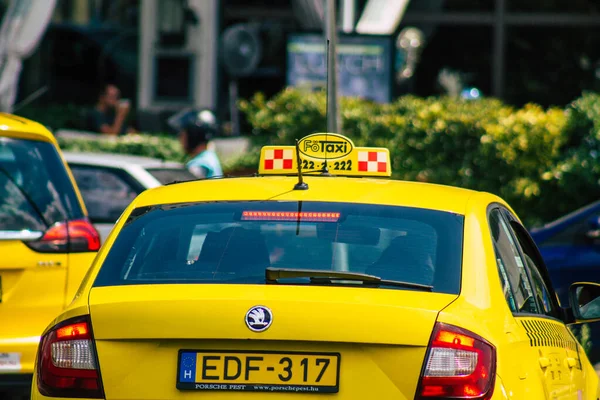 Budapest Hungary July 2020 View Traditional Yellow Hungarian Taxi Passengers — Stock Photo, Image