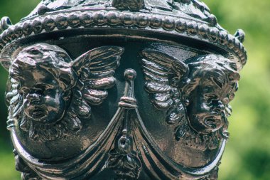 Budapeşte Macaristan 20 Temmuz 2020 Macaristan 'ın başkenti ve Macaristan' ın en kalabalık şehri olan Budapeşte 'nin merkezindeki Aziz Stephen Bazilikası' nın cephesine bakınız.