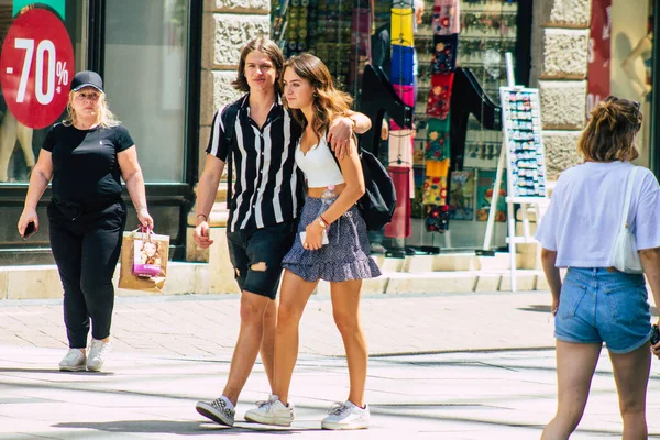 Budapest Maďarsko Červenec 2020 Pohled Neidentifikované Chodce Procházející Starých Ulicích — Stock fotografie