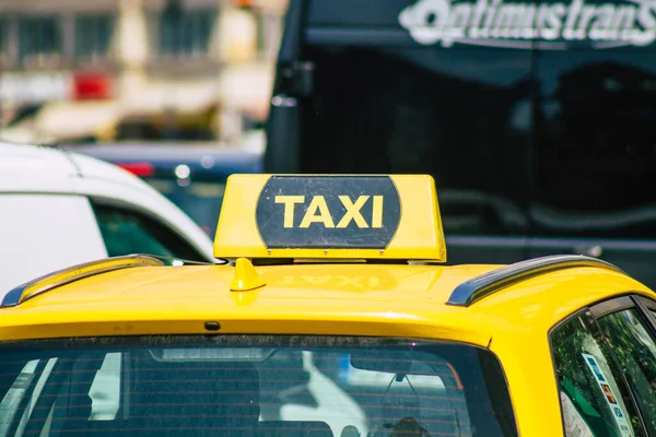 Будапештська Угорщина Джулі 2020 Вид Традиційне Жовте Угорське Таксі Пасажирів — стокове фото