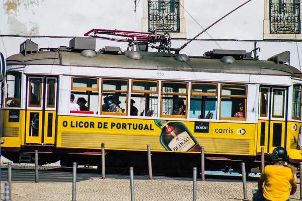 리스본 July 2020 View Traditional Old Electric Tram Passing Street — 스톡 사진