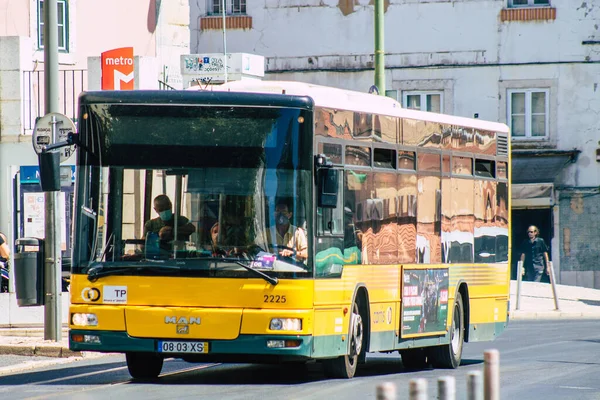 Lisboa Portugal Julio 2020 Vista Autobús Urbano Tradicional Para Pasajeros —  Fotos de Stock