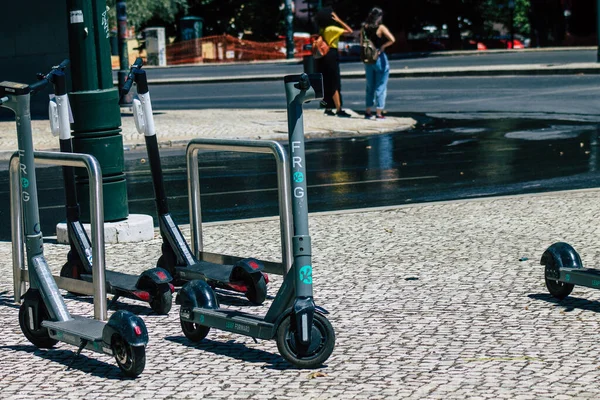 Lissabon Portugal Juli 2020 Utsikt Över Elektrisk Skoter Parkerad Gatorna — Stockfoto