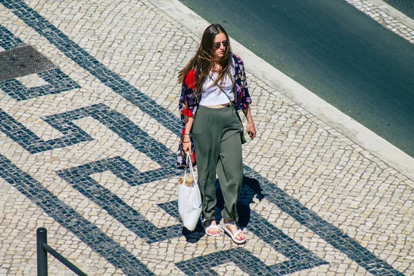 Lissabon Portugal Juli 2020 Blick Auf Nicht Identifizierte Fußgänger Die — Stockfoto