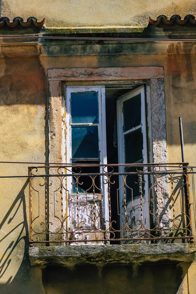 Lisboa Portugal Julio 2020 Vista Ventana Fachada Antiguos Edificios Históricos — Foto de Stock