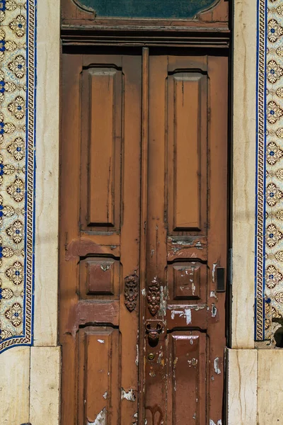 Lisbon Portugal July 2020 Вид Двері Фасаді Древніх Історичних Будівель — стокове фото