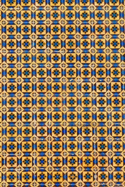 Lizbon Portekiz 'in 30 Temmuz 2020 tarihli tarihi yapıların ön cephesinde Portekiz kıyı başkenti Lizbon ve Avrupa' nın en eski kentlerinden biri olan antik tarihi yapılar görülüyor.