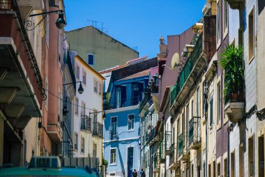 Lizbon 1 Ağustos 2020 Lizbon, Lizbon 'un şehir merkezindeki tarihi binaların klasik ön cephesi, tepe kıyı başkenti Portekiz ve Avrupa' nın en eski şehirlerinden biri.