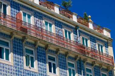 Lizbon 1 Ağustos 2020 Lizbon, Lizbon 'un şehir merkezindeki tarihi binaların klasik ön cephesi, tepe kıyı başkenti Portekiz ve Avrupa' nın en eski şehirlerinden biri.