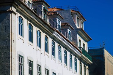 Lizbon 1 Ağustos 2020 Lizbon, Lizbon 'un şehir merkezindeki tarihi binaların klasik ön cephesi, tepe kıyı başkenti Portekiz ve Avrupa' nın en eski şehirlerinden biri.