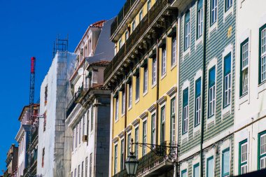 Lizbon 1 Ağustos 2020 Lizbon, Lizbon 'un şehir merkezindeki tarihi binaların klasik ön cephesi, tepe kıyı başkenti Portekiz ve Avrupa' nın en eski şehirlerinden biri.