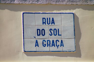 Lizbon 1 Ağustos 2020 Bir cadde ya da yola bakışı Bir sokağa verilen bir isim, genellikle onları Lizbon sokaklarında daha fazla tanımlamak için adresin bir kısmını oluşturur