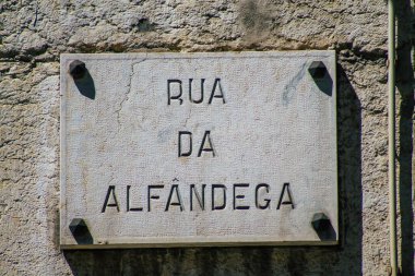 Lizbon 1 Ağustos 2020 Bir cadde ya da yola bakışı Bir sokağa verilen bir isim, genellikle onları Lizbon sokaklarında daha fazla tanımlamak için adresin bir kısmını oluşturur