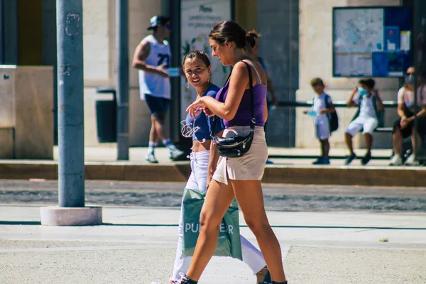 Lisboa Portugal Agosto 2020 Vista Peatones Identificados Caminando Por Las — Foto de Stock