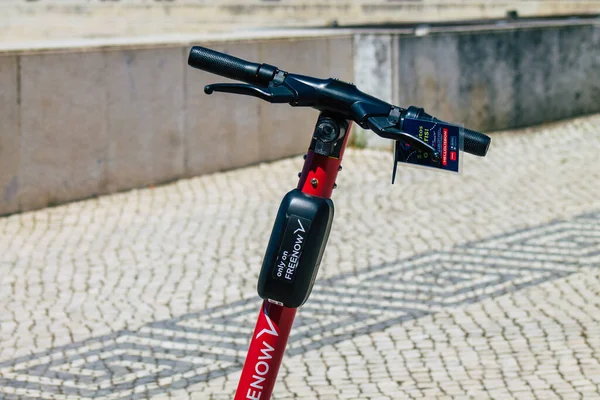 Lisboa Portugal Agosto 2020 Vista Scooter Eléctrico Estacionado Las Calles —  Fotos de Stock