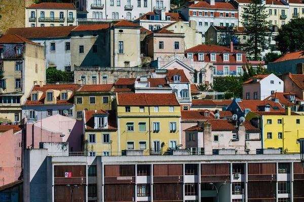 葡萄牙里斯本2020年8月3日葡萄牙沿海山区首府里斯本市中心的历史建筑全景 也是欧洲最古老的城市之一 — 图库照片