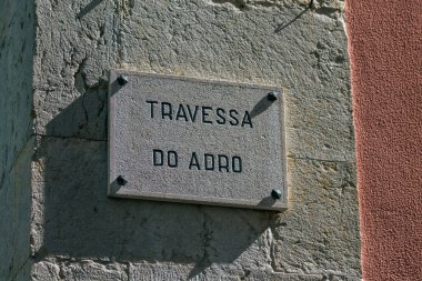 Lizbon 4 Ağustos 2020 Bir cadde ya da yola bakışı Bir sokağa verilen bir isim, genellikle onları Lizbon sokaklarında daha fazla tanımlamak için adresin bir kısmını oluşturur