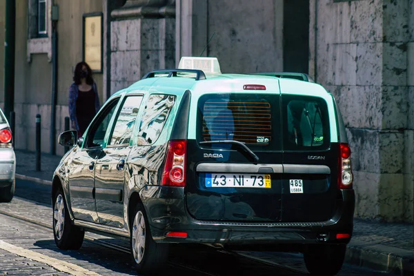 Lisbonne Portugal Août 2020 Vue Taxi Pour Les Passagers Traversant — Photo