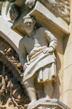 Reims France 06 Ağustos 2020 Roma Katolik Notre Dame de Reims Katedrali dış cephe görüntüsü, Fransa 'nın Grand Est bölgesinde bir şehir ve Avrupa' nın en eskilerindendir.
