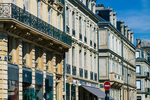 2020年8月6日Reims France位于法国大东部地区城市Reims的一座历史建筑立面景观 也是欧洲最古老的建筑之一 — 图库照片