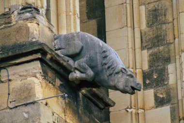 Reims France 15 Ağustos 2020 Roma Katolik Notre Dame de Reims Katedrali dış cephe görüntüsü, Fransa 'nın Grand Est bölgesinde bir şehir ve Avrupa' nın en eskilerindendir.