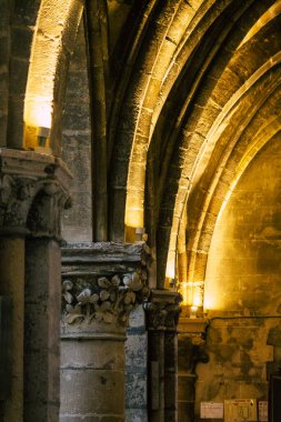 Reims 'deki Roma Katolik Aziz Jacques Kilisesi, Fransa' nın Grand Est bölgesinde yer alan ve Avrupa 'nın en eski şehirlerinden biridir.