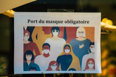 Reims 'in girişindeki Coronavirüs' ten korunmak için Fransa 'yı 15 Ağustos 2020' de gösteriyor. Fransa 'nın Grand Est bölgesinde bir şehir.