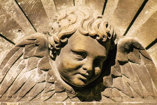 Reims 'deki Roma Katolik Aziz Jacques Kilisesi, Fransa' nın Grand Est bölgesinde yer alan ve Avrupa 'nın en eski şehirlerinden biridir.