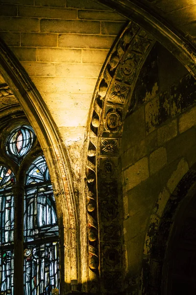 Reims 'deki Roma Katolik Aziz Jacques Kilisesi, Fransa' nın Grand Est bölgesinde yer alan ve Avrupa 'nın en eski şehirlerinden biridir.