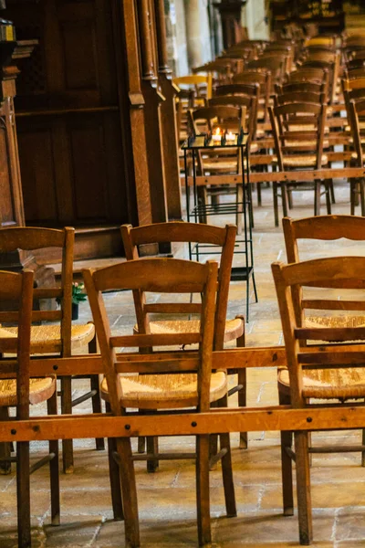 Reims 'deki Roma Katolik Aziz Jacques Kilisesi, Fransa' nın Grand Est bölgesinde yer alan ve Avrupa 'nın en eski şehirlerinden biridir.