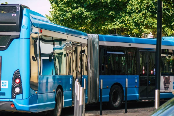 Реймс Франция Августа 2020 Вид Традиционный Городской Автобус Пассажиров Проезжающих — стоковое фото