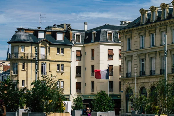 ランスフランス2020年8月20日フランスの東北部に位置するランスに位置する歴史的建造物のファサードの景色とヨーロッパで最も古いものの1つ — ストック写真