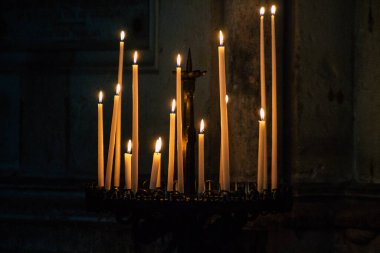 Fransa 'yı 20 Ağustos 2020' de, Fransa 'nın Grand Est bölgesinde yer alan ve Avrupa' nın en eski şehirlerinden biri olan Notre Dame Reims Katedrali 'nin içini görür.