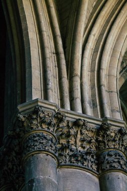 Fransa 'yı 20 Ağustos 2020' de, Fransa 'nın Grand Est bölgesinde yer alan ve Avrupa' nın en eski şehirlerinden biri olan Notre Dame Reims Katedrali 'nin içini görür.