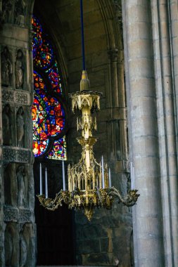 Fransa 'yı 20 Ağustos 2020' de, Fransa 'nın Grand Est bölgesinde yer alan ve Avrupa' nın en eski şehirlerinden biri olan Notre Dame Reims Katedrali 'nin içini görür.