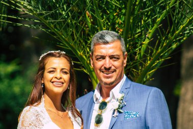 Reims France 29 Ağustos 2020 Fransa 'da bir Fransız geleneğine göre bir cumhuriyetçi düğüne katılan kimliği belirsiz bir çiftin görüntüsü Fransa' nın Champagne şehrinde yer alan Epernay belediye binasında gerçekleşmektedir.