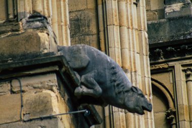 Reims France 04 Eylül 2020 Roma Katolik Notre Dame de Reims Katedrali 'nin dış görünüşü, Fransa' nın Grand Est bölgesinde tarihi bir eser ve Avrupa 'nın en eskilerindendir.