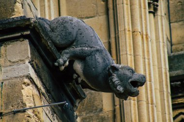 Reims France 04 Eylül 2020 Roma Katolik Notre Dame de Reims Katedrali 'nin dış görünüşü, Fransa' nın Grand Est bölgesinde tarihi bir eser ve Avrupa 'nın en eskilerindendir.