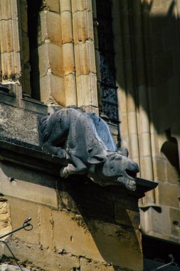 Reims France 04 Eylül 2020 Roma Katolik Notre Dame de Reims Katedrali 'nin dış görünüşü, Fransa' nın Grand Est bölgesinde tarihi bir eser ve Avrupa 'nın en eskilerindendir.