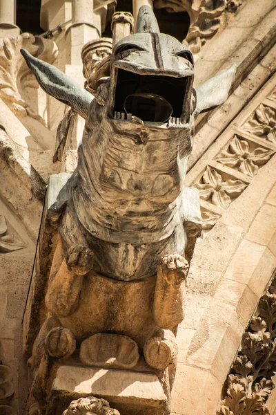ランス フランス2020年9月4日ローマ カトリックのノートルダム大聖堂の外観の眺め フランスのグランド イースト地域の歴史的建造物 ヨーロッパで最も古いものの1つ — ストック写真