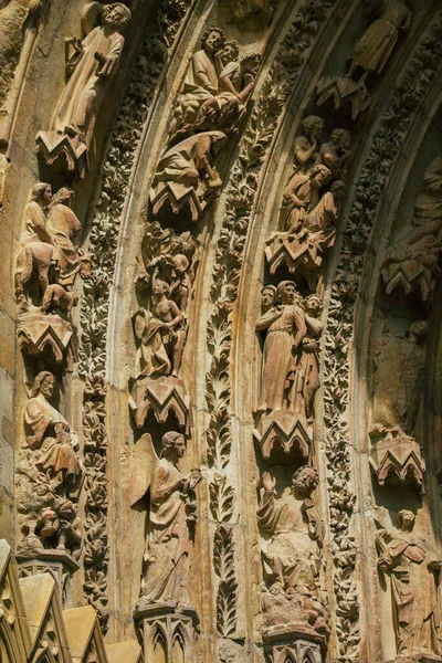 Reims Francia Settembre 2020 Veduta Della Facciata Esterna Della Cattedrale — Foto Stock