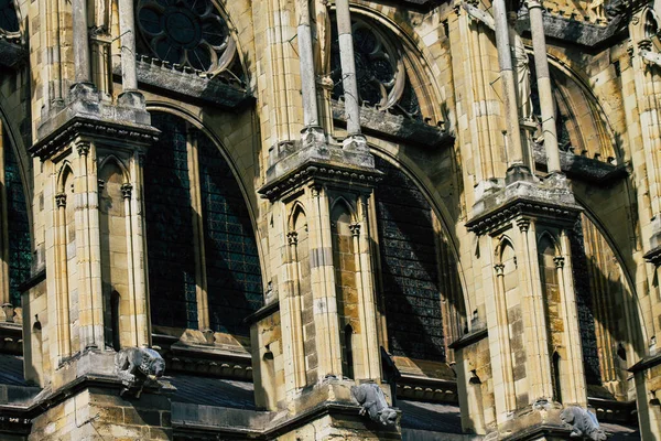 Reims Francie Září 2020 Pohled Vnější Fasádu Římskokatolické Katolické Katedrály — Stock fotografie