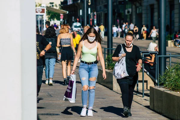 Reims França Setembro 2020 Vista Pedestres Não Identificados Com Uma — Fotografia de Stock