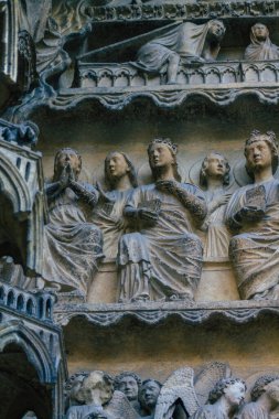 Reims France 12 Eylül 2020 Roma Katolik Notre Dame de Reims Katedrali 'nin dış görünüşü, Fransa' nın Grand Est bölgesinde tarihi bir eser ve Avrupa 'nın en eskilerindendir.
