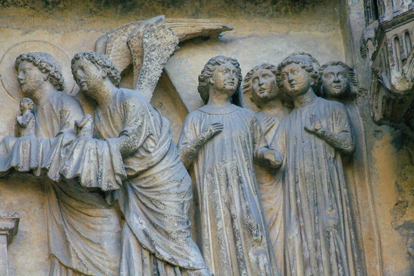 Reims France 12 Eylül 2020 Roma Katolik Notre Dame de Reims Katedrali 'nin dış görünüşü, Fransa' nın Grand Est bölgesinde tarihi bir eser ve Avrupa 'nın en eskilerindendir.