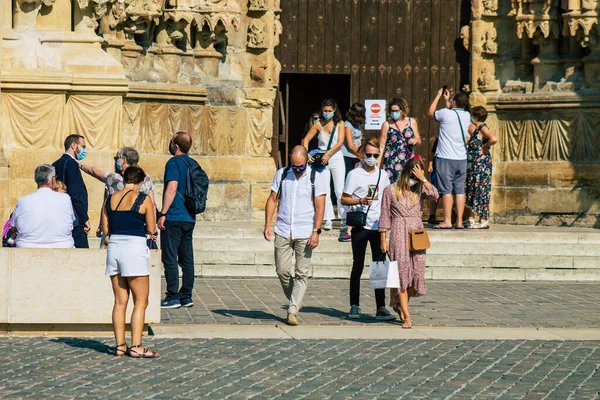 Reims Francie Září 2020 Pohled Neidentifikované Turisty Navštěvující Procházející Ulicích — Stock fotografie