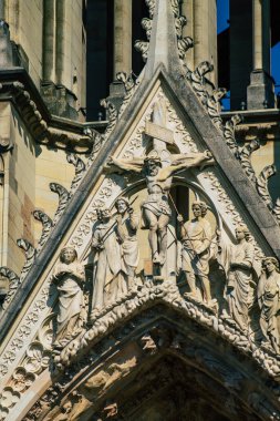 Reims France 15 Eylül 2020 Roma Katolik Notre Dame de Reims Katedrali dış görünüşü, Fransa 'nın Büyük Doğu bölgesinde tarihi bir eser ve Avrupa' nın en eskilerindendir.