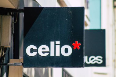 Reims 'de bir dükkan, Fransa' nın Grand Est bölgesinde bir şehir ve Avrupa 'nın en eskilerindendir.